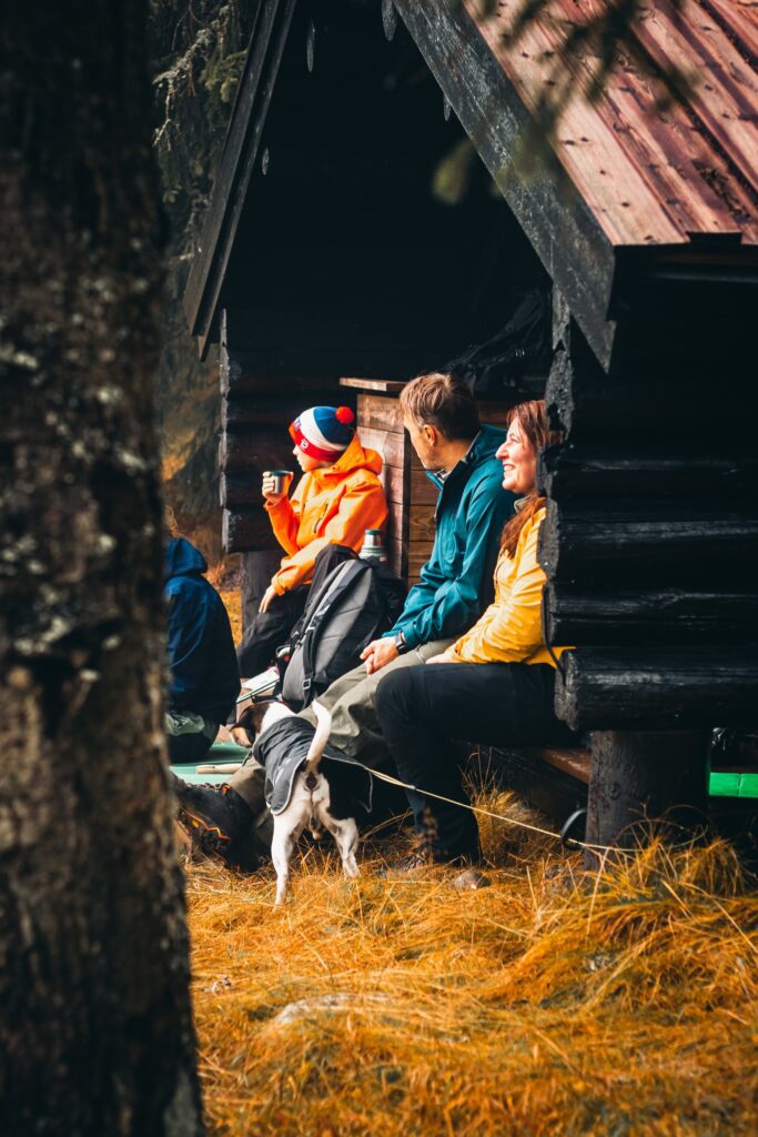 POPULÆRT: Mange bruker Løten-fjellet i høstferien, og familiedagen i Koiedalen bruker å være populær for både små og store. Foto: Andreas Kokkvoll/Visit Budor.