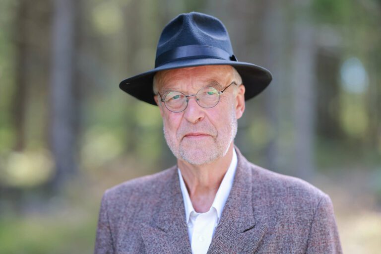 KOMMER PÅ TV: Gotmar Rustad er årets Farmen-mentor på TV 2. Årets Farmen-sesong har premiere tirsdag kveld. Foto: TV 2.