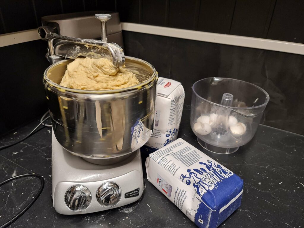 TILBAKE TIL RØTTENE: Nå vil Marianne satse mer på tradisjonsbakst, og mindre på donuts og andre fancy ting.