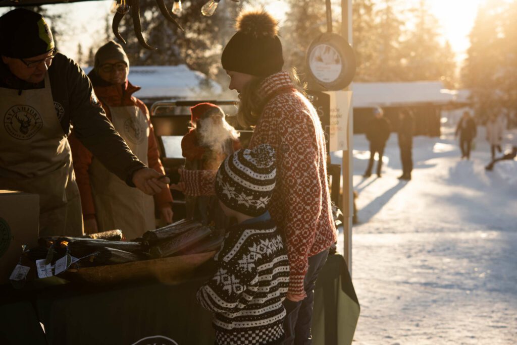 NY REKORD: Aldri før har flere utstillere meldt sin ankomst til julemarkedet på Budor. Her fra fjorårets marked. Foto: Fabel Studio.