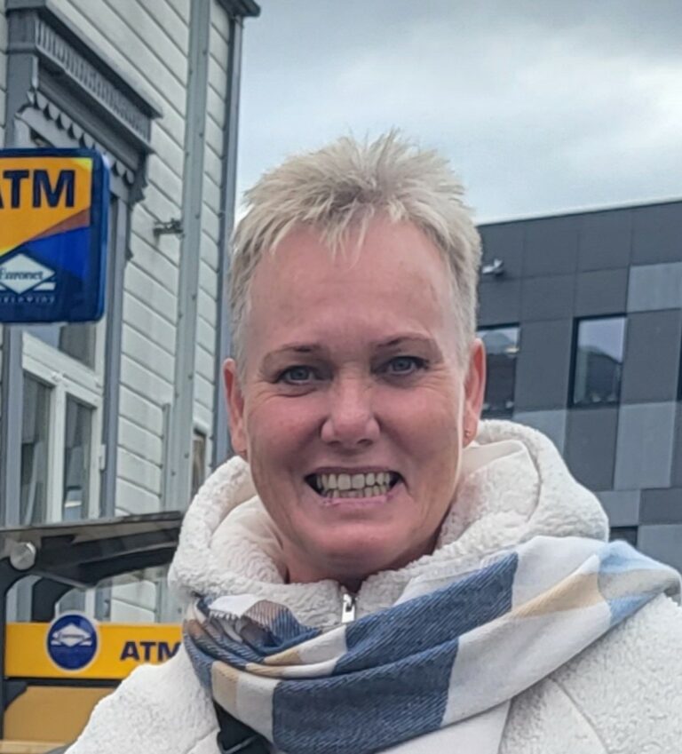 VIL HA FOLK MED: Lise Bakke håper mange i Løten stiller opp om årets krafttak mot kreft. Aksjonsdagen er søndag 19. mars.