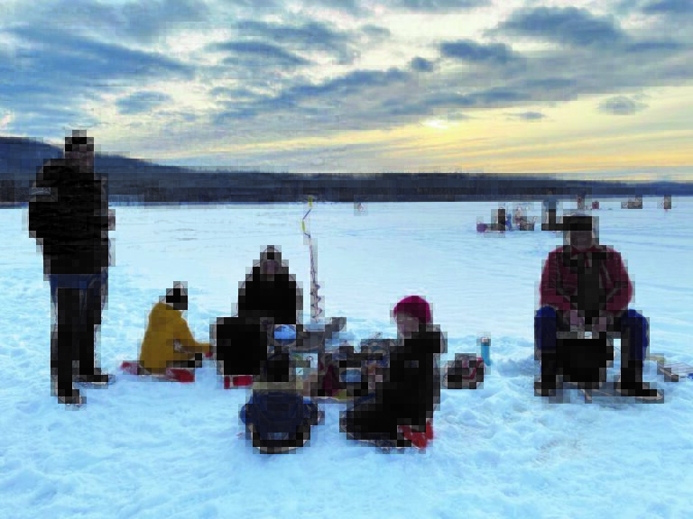 GJENTAR SUKSESSEN: God stemning på Isfesten i fjor. Foto Hanne Mette Walhovd